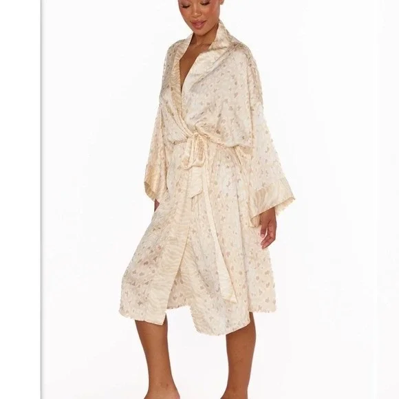 NEW Mumu x Curateur Leopard Silky Robe One Size NWT$128 Animal Print Bath Lounge - Picture 1 of 13